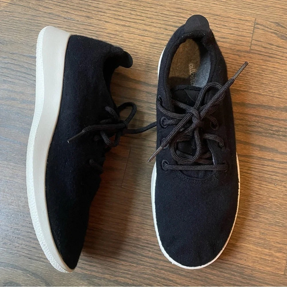 Allbirds Black Wool Runners - Picture 1 of 10